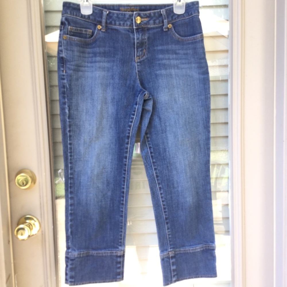 MidRise Cuffed Capris